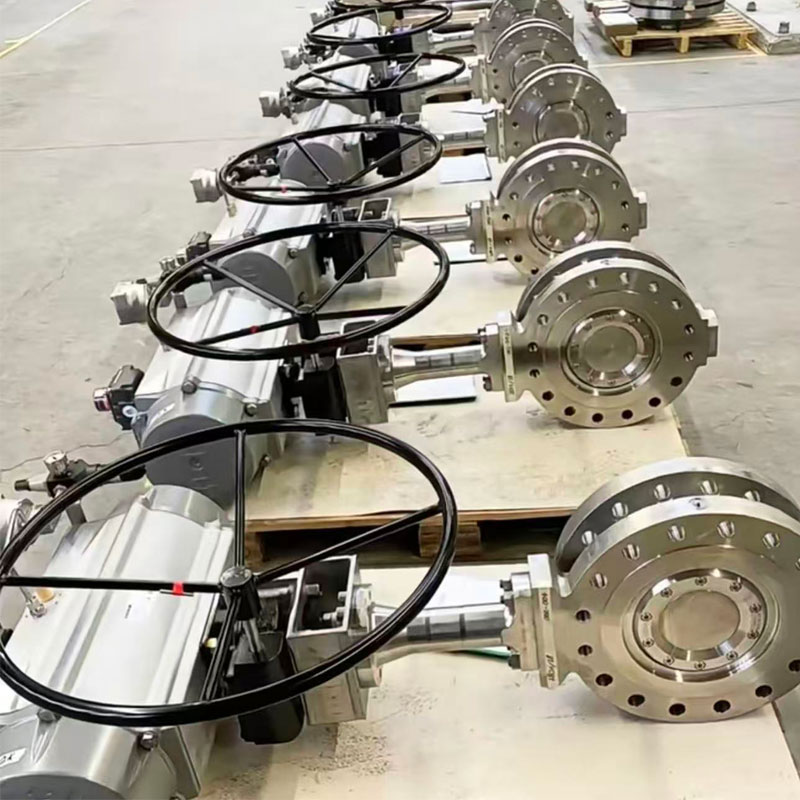 triple eccentric butterfly valve for low temperature application
